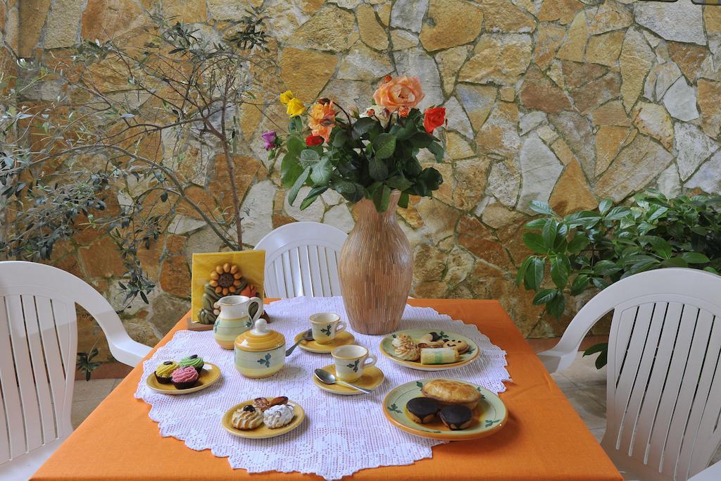 Barocco.Oberdan Bed & Breakfast Lecce Dış mekan fotoğraf