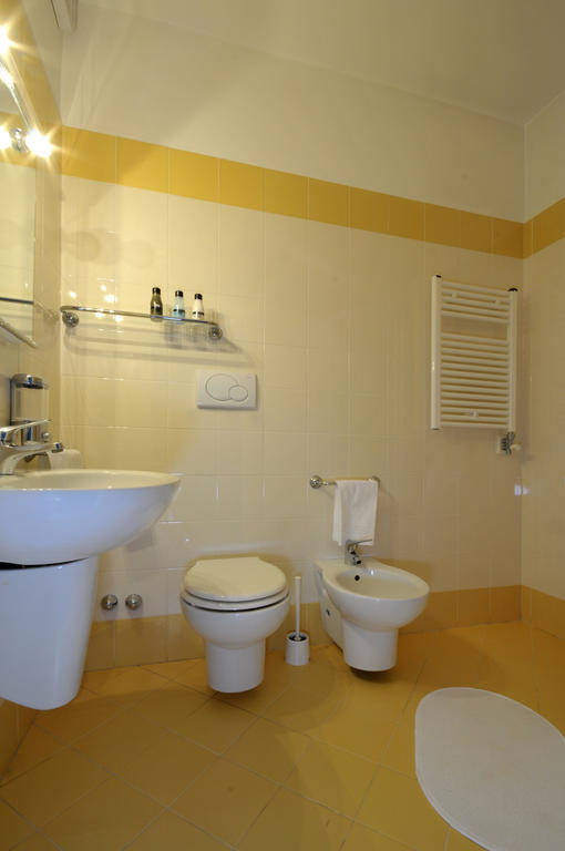 Barocco.Oberdan Bed & Breakfast Lecce Oda fotoğraf
