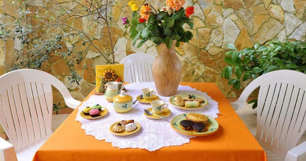 Barocco.Oberdan Bed & Breakfast Lecce Dış mekan fotoğraf